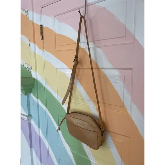 Portland Leather Goods Cream Crossbody Bag Small Zip Top Adjustable Strap - Picture 9 of 16